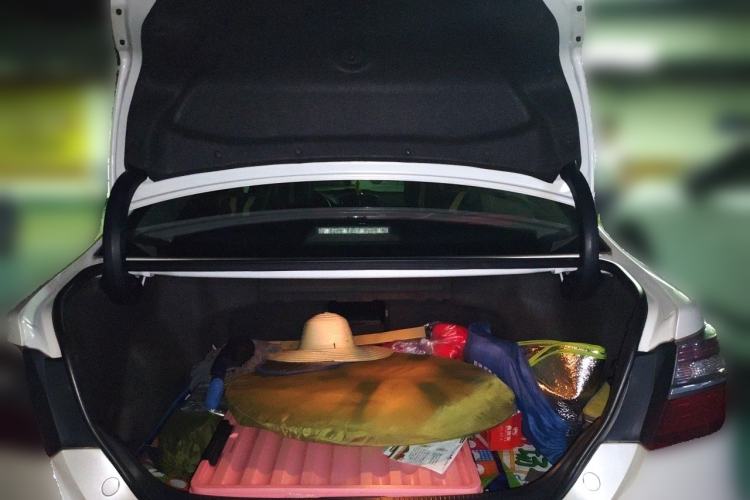 Used Toyota Camry 2015 2.0G Premier Edition Trunk