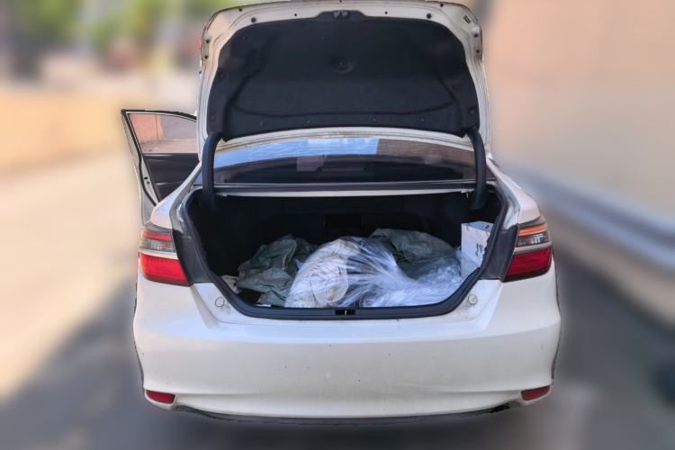 Used Toyota Camry 2015 2.0G Premier Edition Trunk
