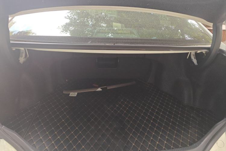 Used Toyota Camry 2015 2.0G Premier Edition Trunk