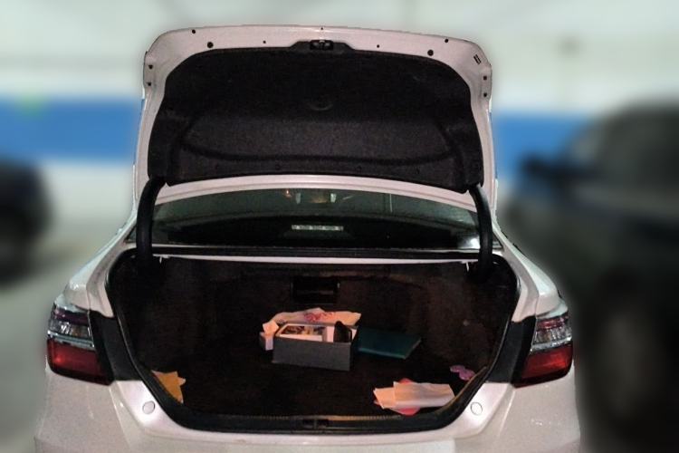 Used Toyota Camry 2015 2.0G Premier Edition Trunk
