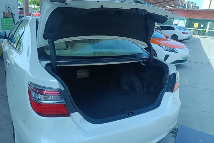 Used Toyota Camry 2015 2.0E Elite Edition Trunk