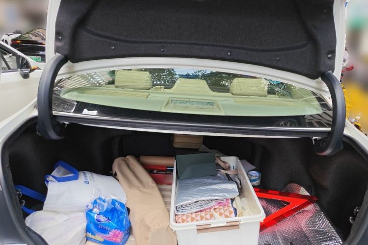 Used Toyota Camry 2015 2.0G Premier Edition Trunk