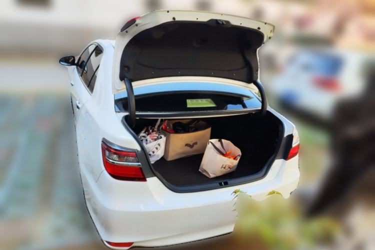 Used Toyota Camry 2015 2.0G Premier Edition Trunk