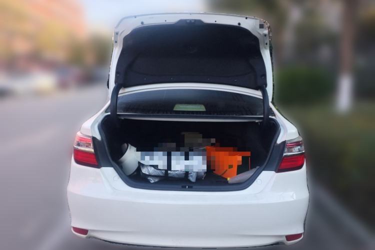 Used Toyota Camry 2015 2.0G Premier Edition Trunk