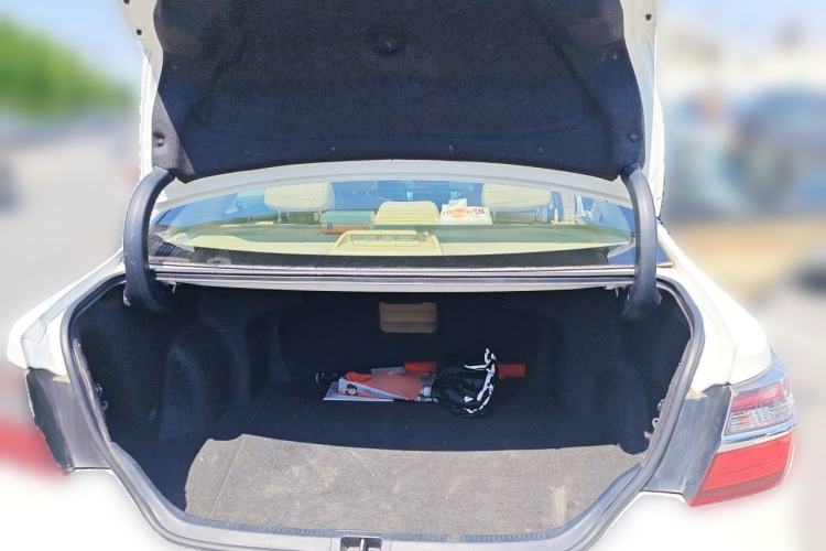Used Toyota Camry 2015 2.0G Premier Edition Trunk