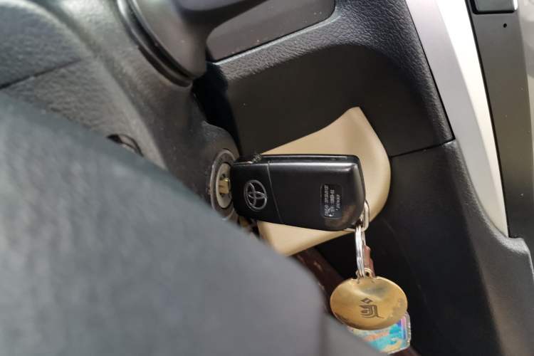 Used Toyota Camry 2015 2.0G Premier Edition Vehicle Key