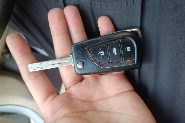Used Toyota Camry 2015 2.0G Premier Edition Vehicle Key
