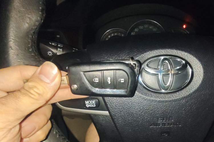 Used Toyota Camry 2015 2.0G Premier Edition Vehicle Key