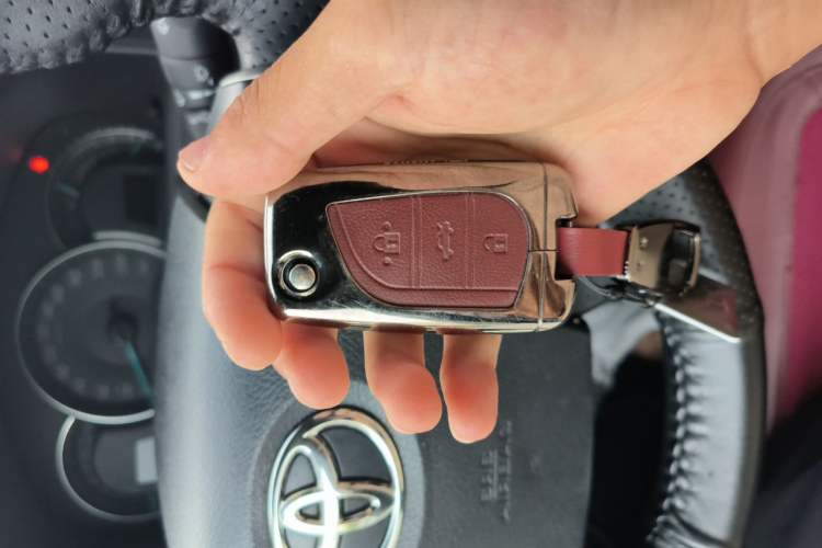Used Toyota Camry 2015 2.0G Premier Edition Vehicle Key