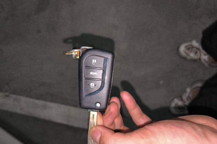 Used Toyota Camry 2015 2.0G Premier Edition Vehicle Key