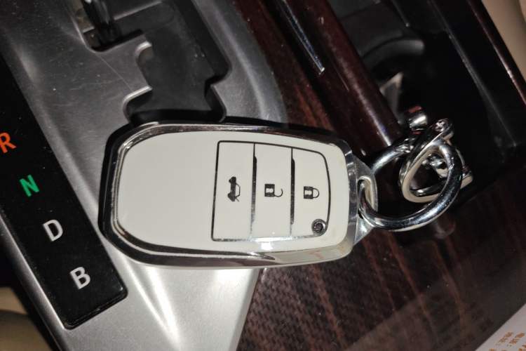 Used Toyota Camry 2015 Dual-Engine 2.5 HG Luxury Navigation Edition Vehicle Key