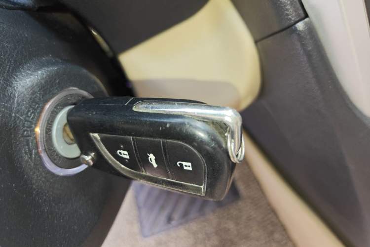 Used Toyota Camry 2015 2.0G Premier Edition Vehicle Key