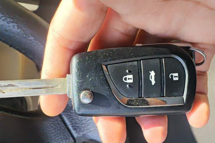 Used Toyota Camry 2015 2.0G Premier Edition Vehicle Key