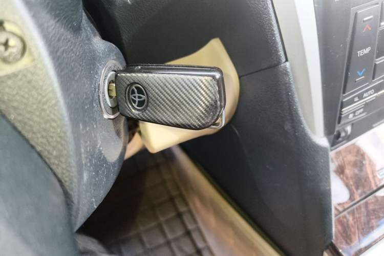 Used Toyota Camry 2015 2.0G Premier Edition Vehicle Key