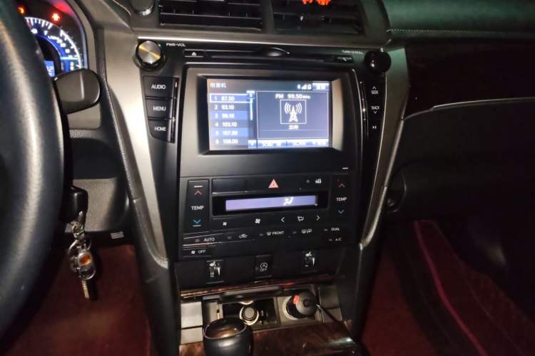 Used Toyota Camry 2016 2.0G 10th Anniversary Luxury Edition Audio And AC Panel