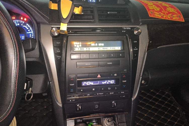 Used Toyota Camry 2016 2.0G 10th Anniversary Leading Edition Audio And AC Panel