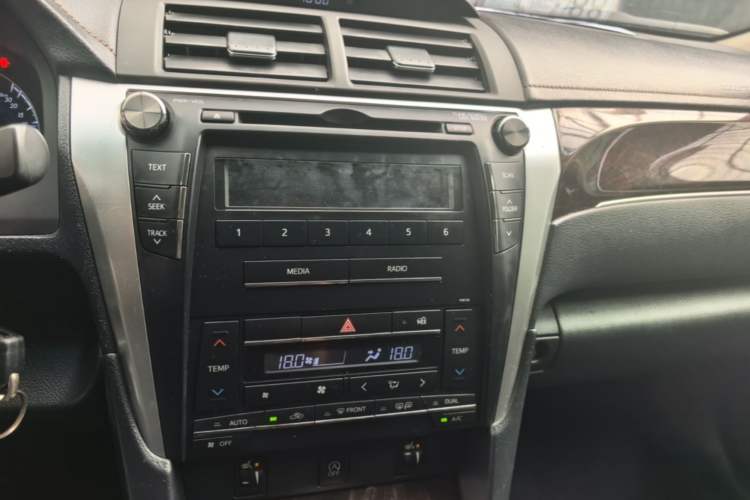Used Toyota Camry 2016 2.0G 10th Anniversary Leading Edition Audio And AC Panel