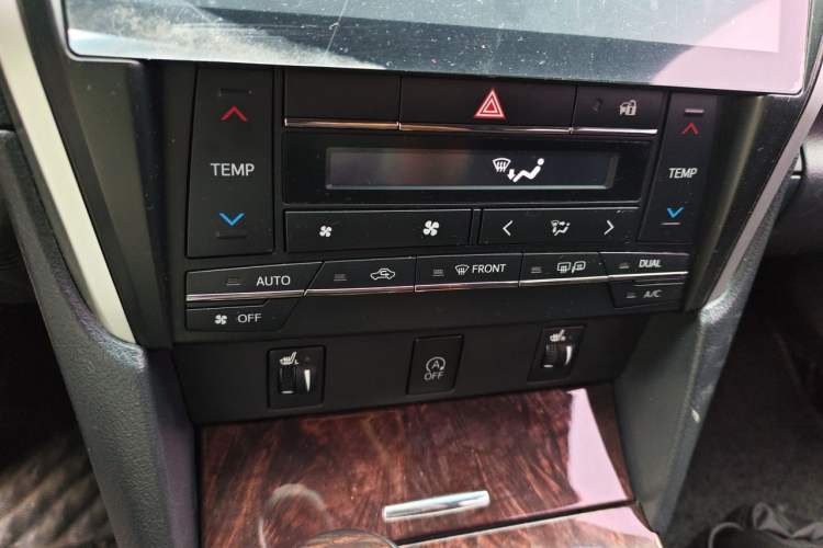 Used Toyota Camry 2016 2.0G 10th Anniversary Leading Edition Audio And AC Panel