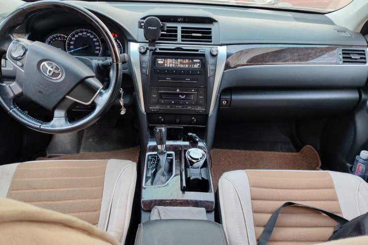 Used Toyota Camry 2016 2.0G 10th Anniversary Leading Edition Audio And AC Panel