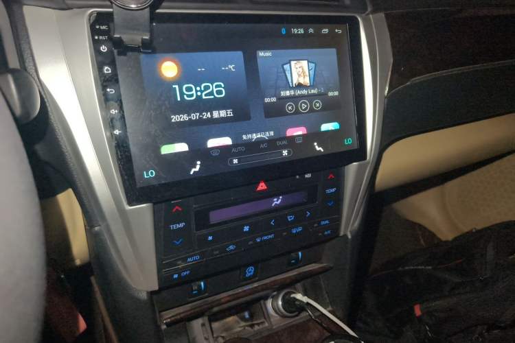 Used Toyota Camry 2016 2.0G 10th Anniversary Leading Edition Audio And AC Panel