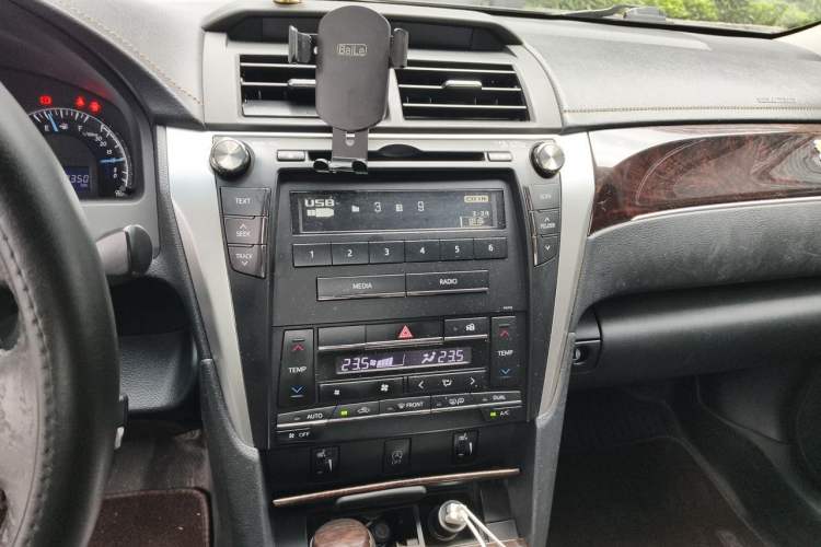 Used Toyota Camry 2016 2.0G 10th Anniversary Leading Edition Audio And AC Panel