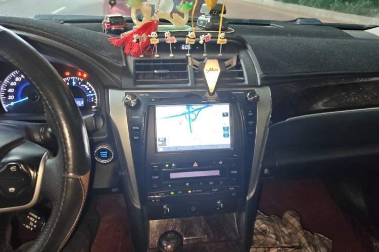 Used Toyota Camry 2016 2.5G 10th Anniversary Deluxe Navigation Edition Audio And AC Panel