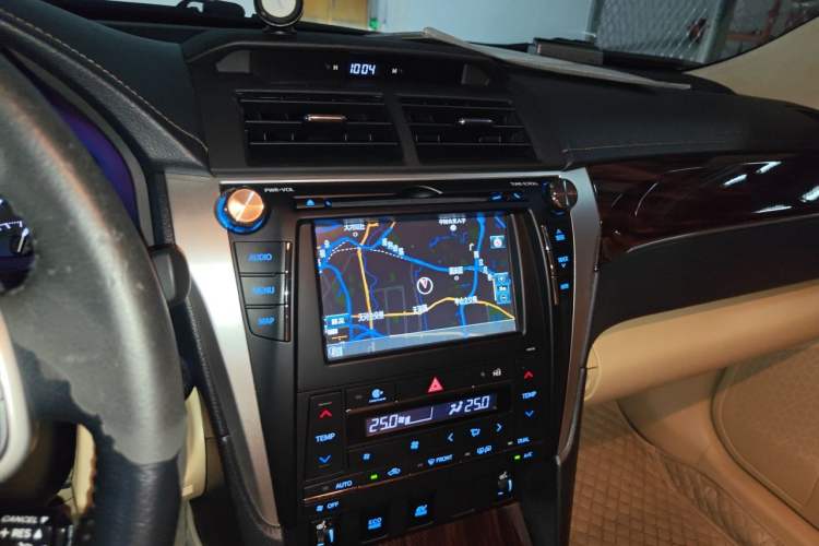Used Toyota Camry 2016 Dual-Engine 2.5 HG 10th Anniversary Deluxe Navigation Edition Audio And AC Panel