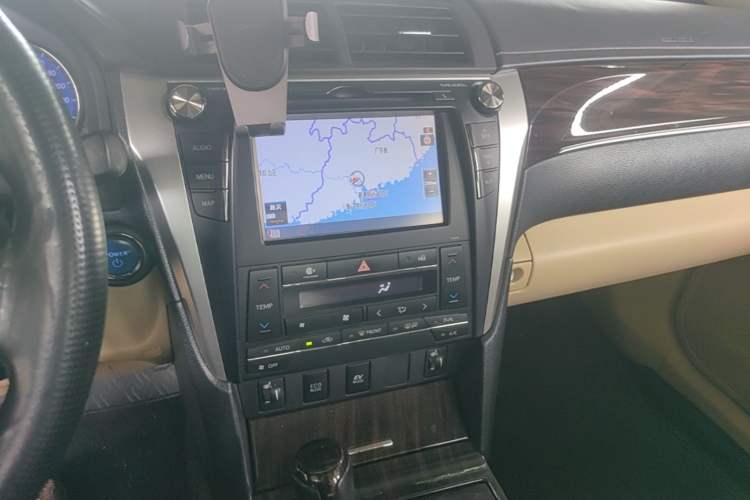 Used Toyota Camry 2016 Dual-Engine 2.5 HG 10th Anniversary Deluxe Navigation Edition Audio And AC Panel