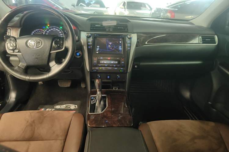 Used Toyota Camry 2016 2.5G 10th Anniversary Deluxe Navigation Edition Audio And AC Panel