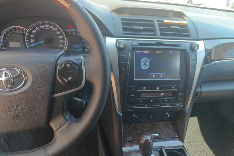 Used Toyota Camry 2016 2.5G 10th Anniversary Deluxe Navigation Edition Audio And AC Panel