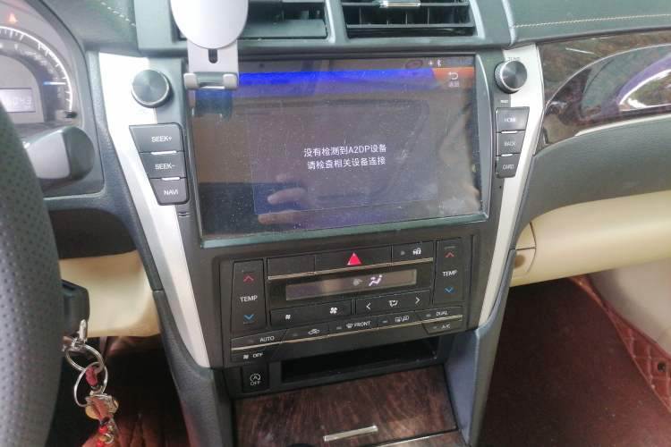 Used Toyota Camry 2016 2.0E 10th Anniversary Elite Edition Audio And AC Panel