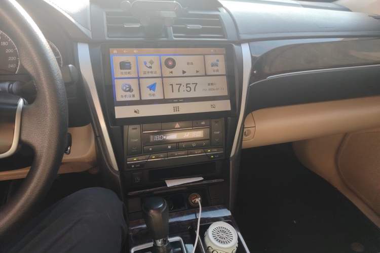 Used Toyota Camry 2016 2.0E 10th Anniversary Elite Edition Audio And AC Panel