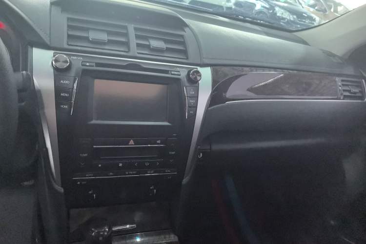 Used Toyota Camry 2016 2.0G 10th Anniversary Luxury Edition Audio And AC Panel