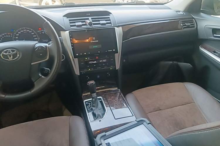 Used Toyota Camry 2016 2.5G 10th Anniversary Deluxe Navigation Edition Audio And AC Panel