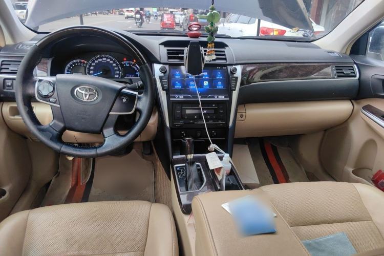 Used Toyota Camry 2016 2.0G 10th Anniversary Leading Edition Center Console