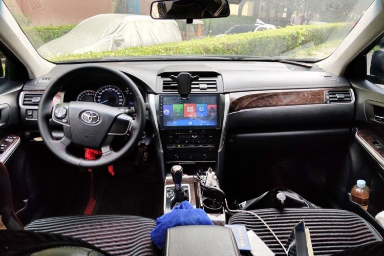 Used Toyota Camry 2016 2.0G 10th Anniversary Leading Edition Center Console