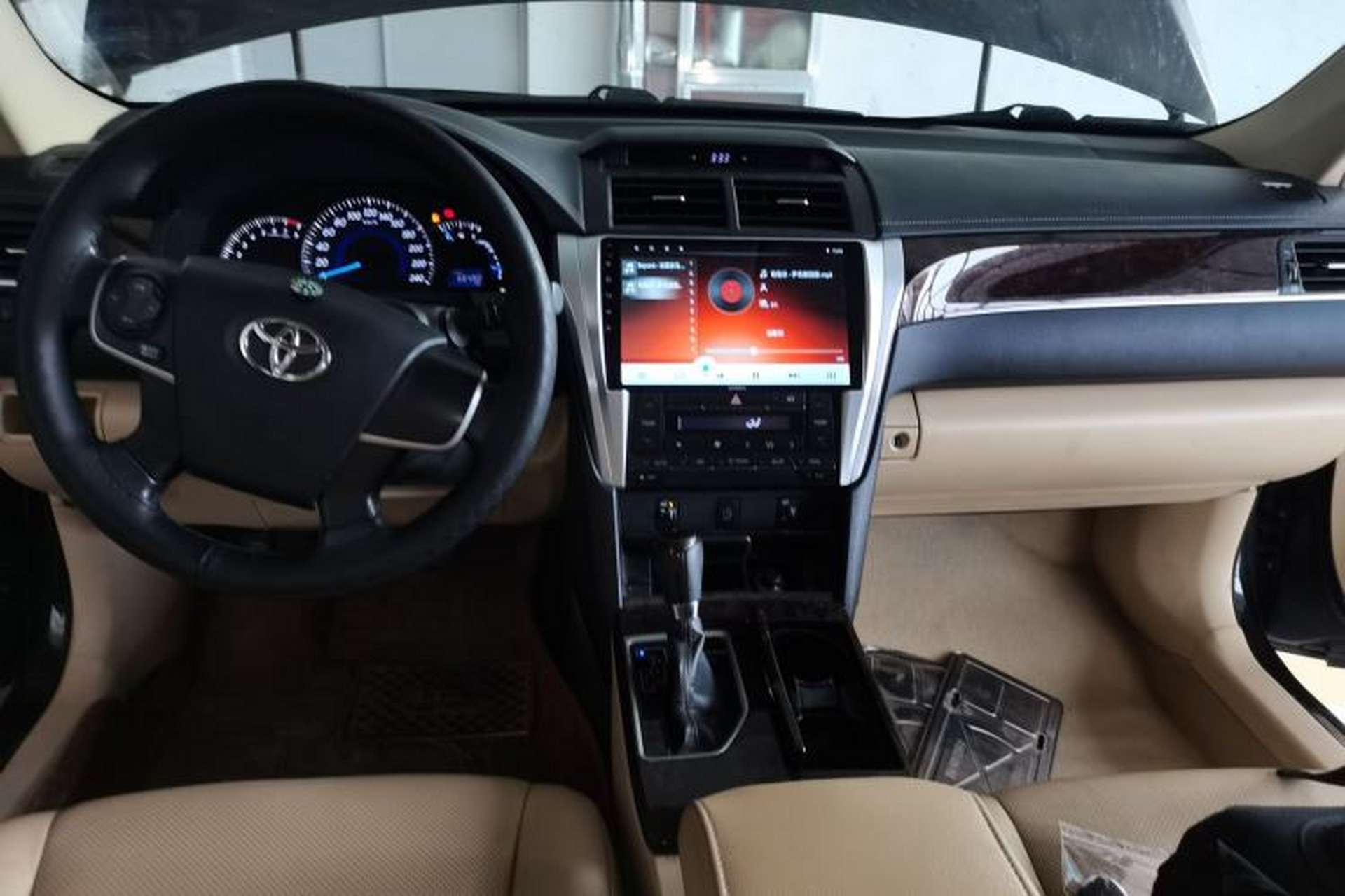 Used Toyota Camry 2016 2.0G 10th Anniversary Leading Edition Center Console