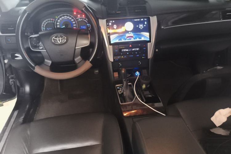 Used Toyota Camry 2016 2.0G 10th Anniversary Leading Edition Center Console