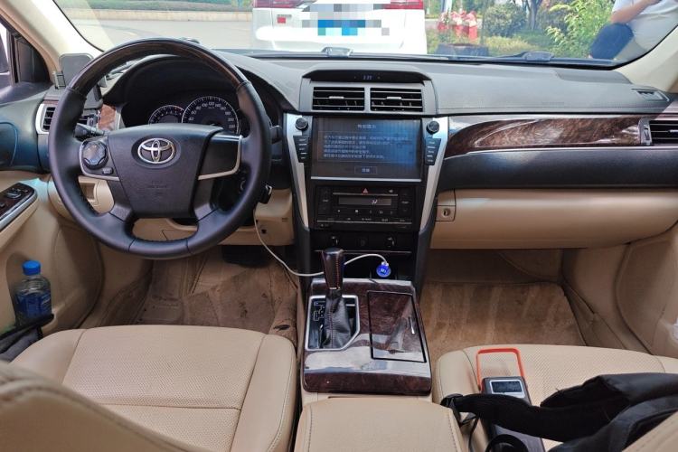 Used Toyota Camry 2016 2.0G 10th Anniversary Leading Edition Center Console