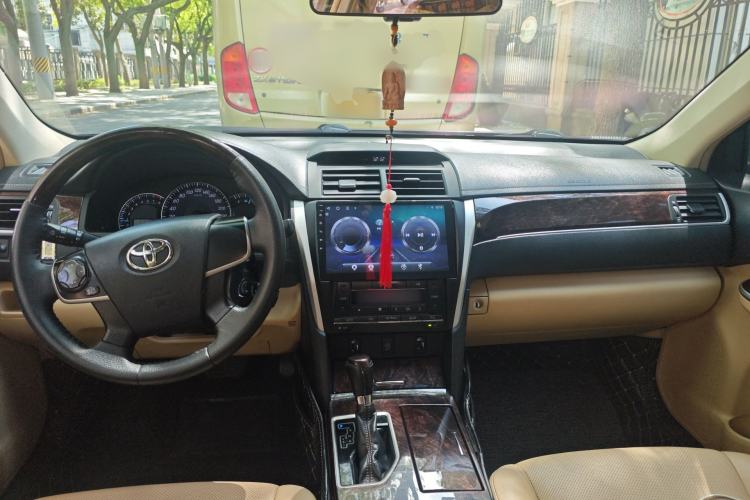 Used Toyota Camry 2016 2.0G 10th Anniversary Leading Edition Center Console