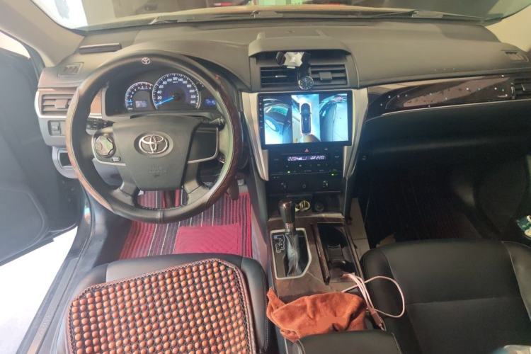 Used Toyota Camry 2016 2.0G 10th Anniversary Leading Edition Center Console