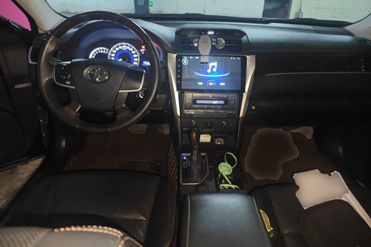 Used Toyota Camry 2016 2.0G 10th Anniversary Leading Edition Center Console