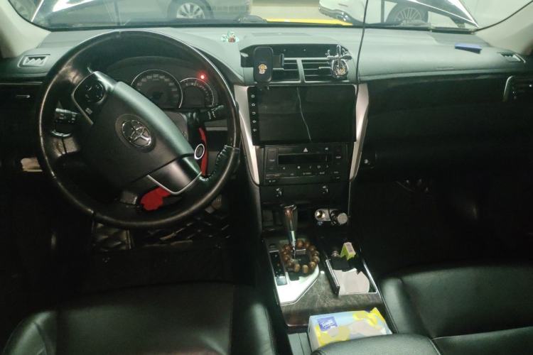 Used Toyota Camry 2016 2.0G 10th Anniversary Leading Edition Center Console
