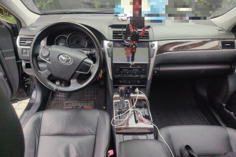 Used Toyota Camry 2016 2.0G 10th Anniversary Leading Edition Center Console