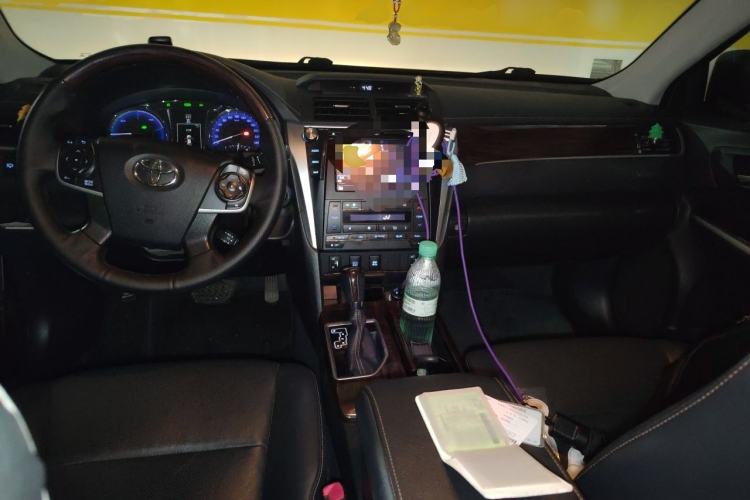 Used Toyota Camry 2016 Dual-Engine 2.5 HG 10th Anniversary Deluxe Navigation Edition Center Console