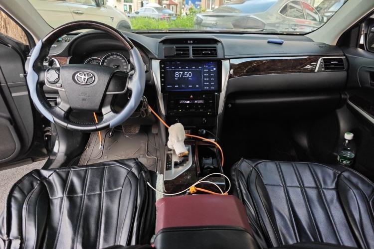 Used Toyota Camry 2016 2.0G 10th Anniversary Leading Edition Center Console