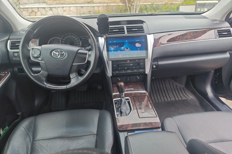 Used Toyota Camry 2016 2.0G 10th Anniversary Leading Edition Center Console