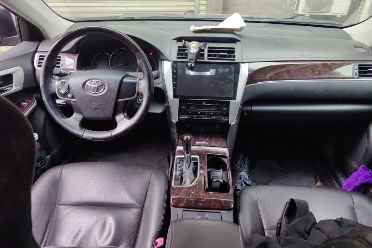 Used Toyota Camry 2016 2.0G 10th Anniversary Leading Edition Center Console