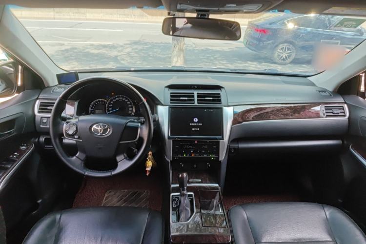 Used Toyota Camry 2016 2.0G 10th Anniversary Leading Edition Center Console