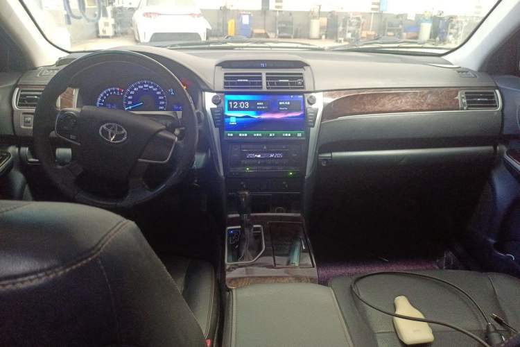 Used Toyota Camry 2016 2.0G 10th Anniversary Leading Edition Center Console